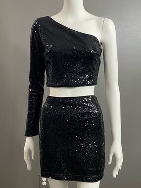 Lulu's Black Sequin One-Shoulder Crop Top & Mini Skirt Set Size Small